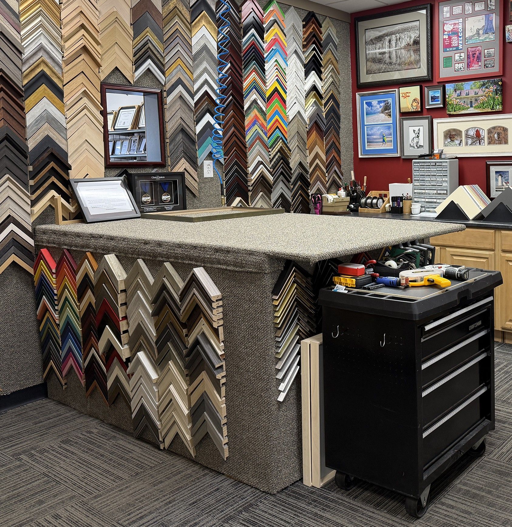 Custom Framing Expert - Kingston Many Corners to See