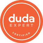 An orange circle with the words duda expert certified on it