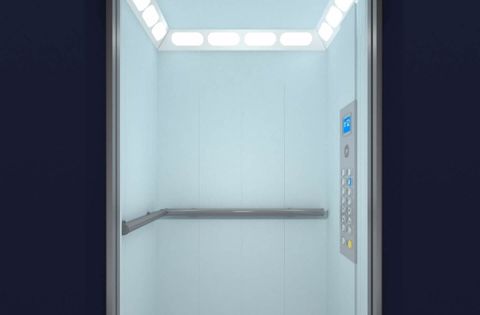 interno ascensore bianco
