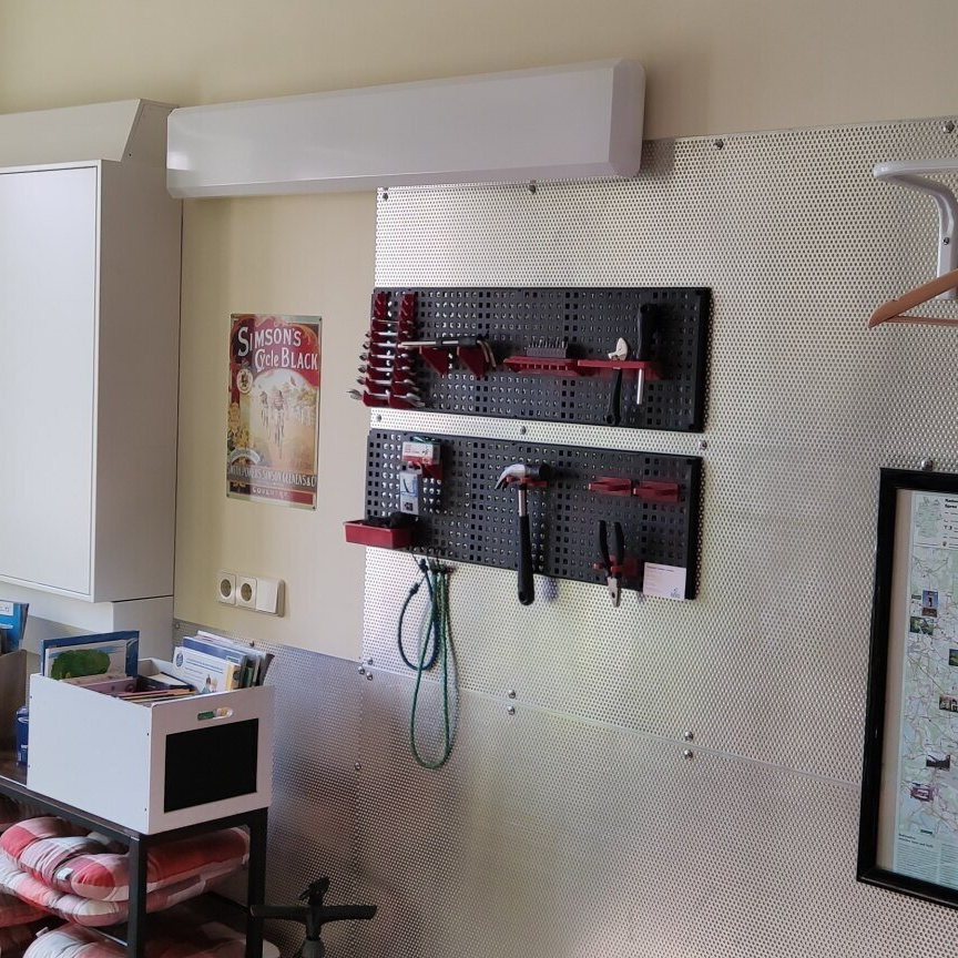 mit Werkzeug vorbereitet