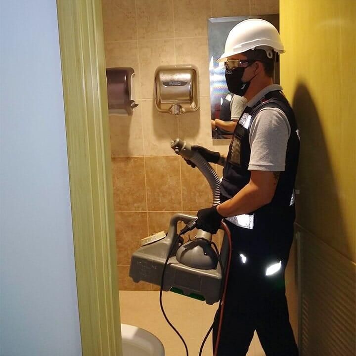 ASESORÍA EN MANEJO INTEGRADO DE PLAGAS FUMIPLAG - FUMIGACIÓN EN BAÑOS PÚBLICOS