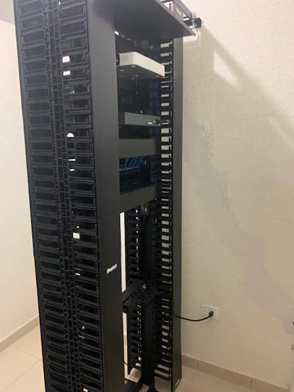 Telecomunicaciones y Instalaciones Eléctricas