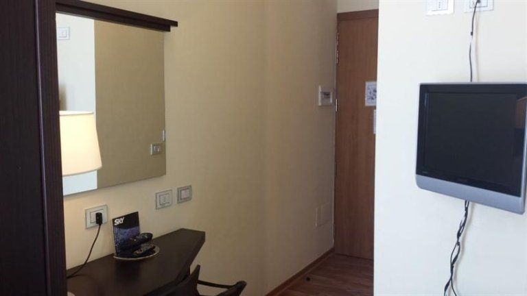 ingresso stanza di hotel