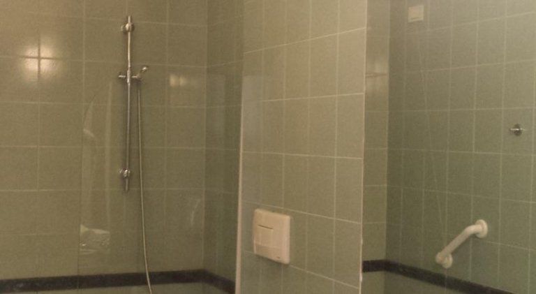 bagno in stanza di hotel