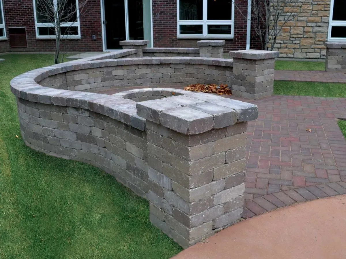 Aztec Free Standing Wall — Minneapolis, MN — Landscape & Concrete Center