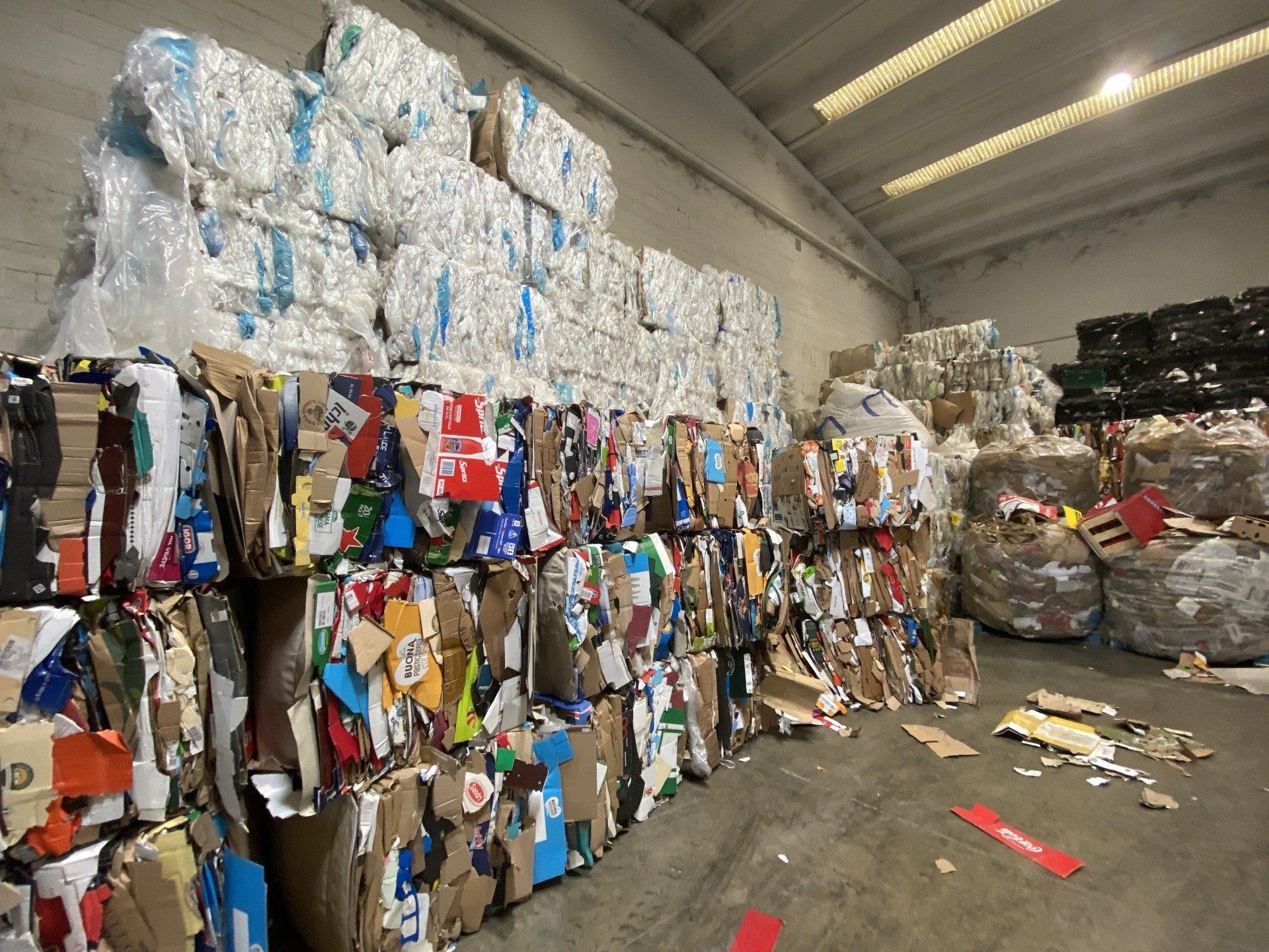 pressatura di materiali da recupero