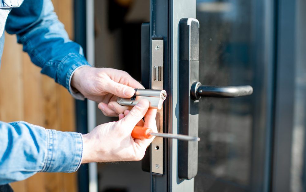 COMMERCIAL LOCKOUT SERVICES