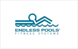 Logo per Endless Pools Fitness Systems: nuotatore in piscina con onde stilizzate.