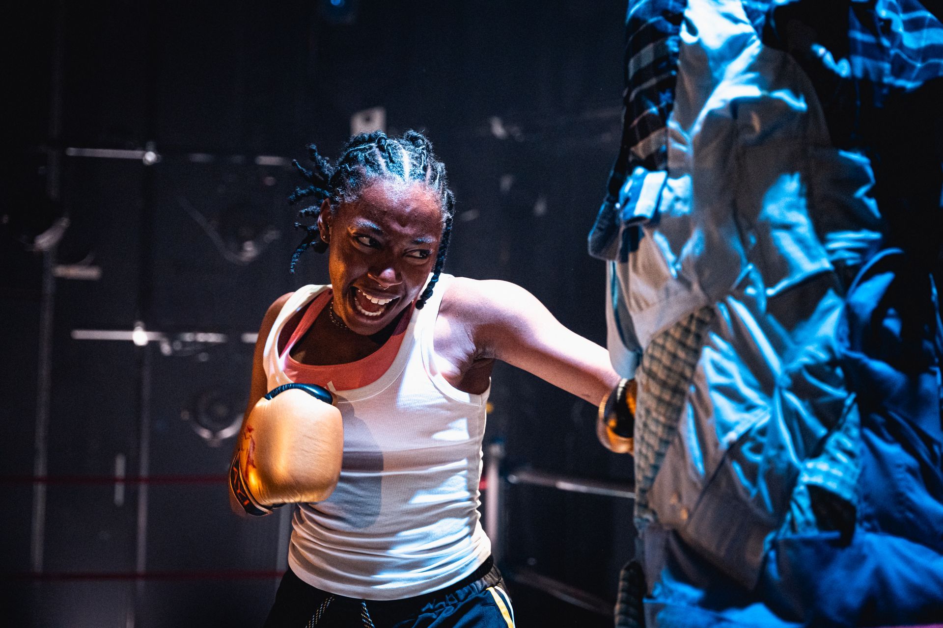 REVIEW: BITCH BOXER at the Arcola Theatre until 14 March 2026