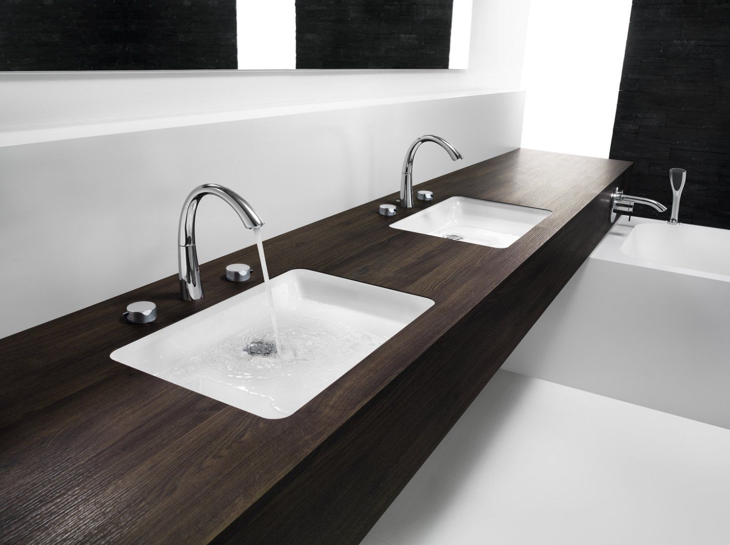 ברזים לאמבטיה בלאנקו