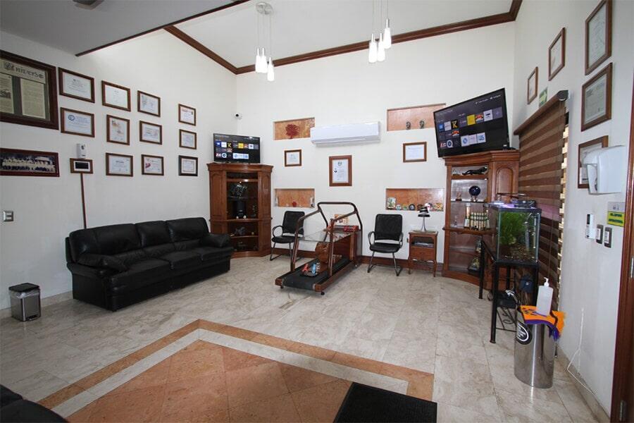 CUEVAS GARCIA EDGAR DR