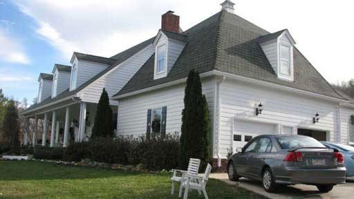 Side View of the White House — Decatur, AL — Guaranty Roofing
