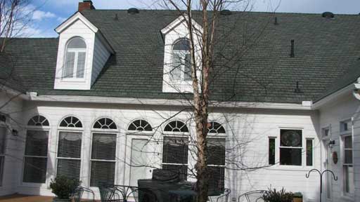 Front View of the White House — Decatur, AL — Guaranty Roofing
