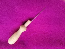 Houten viltnaald houder