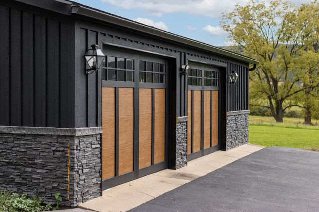 Best Custom garage doors in Mill Hall