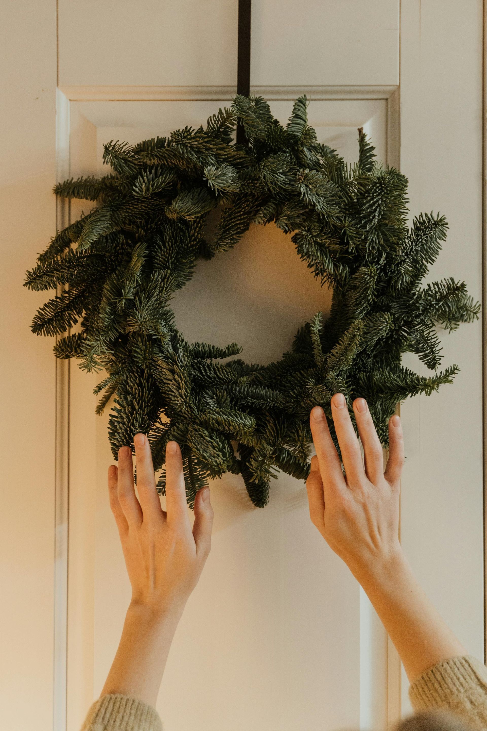 how to transform your holiday door