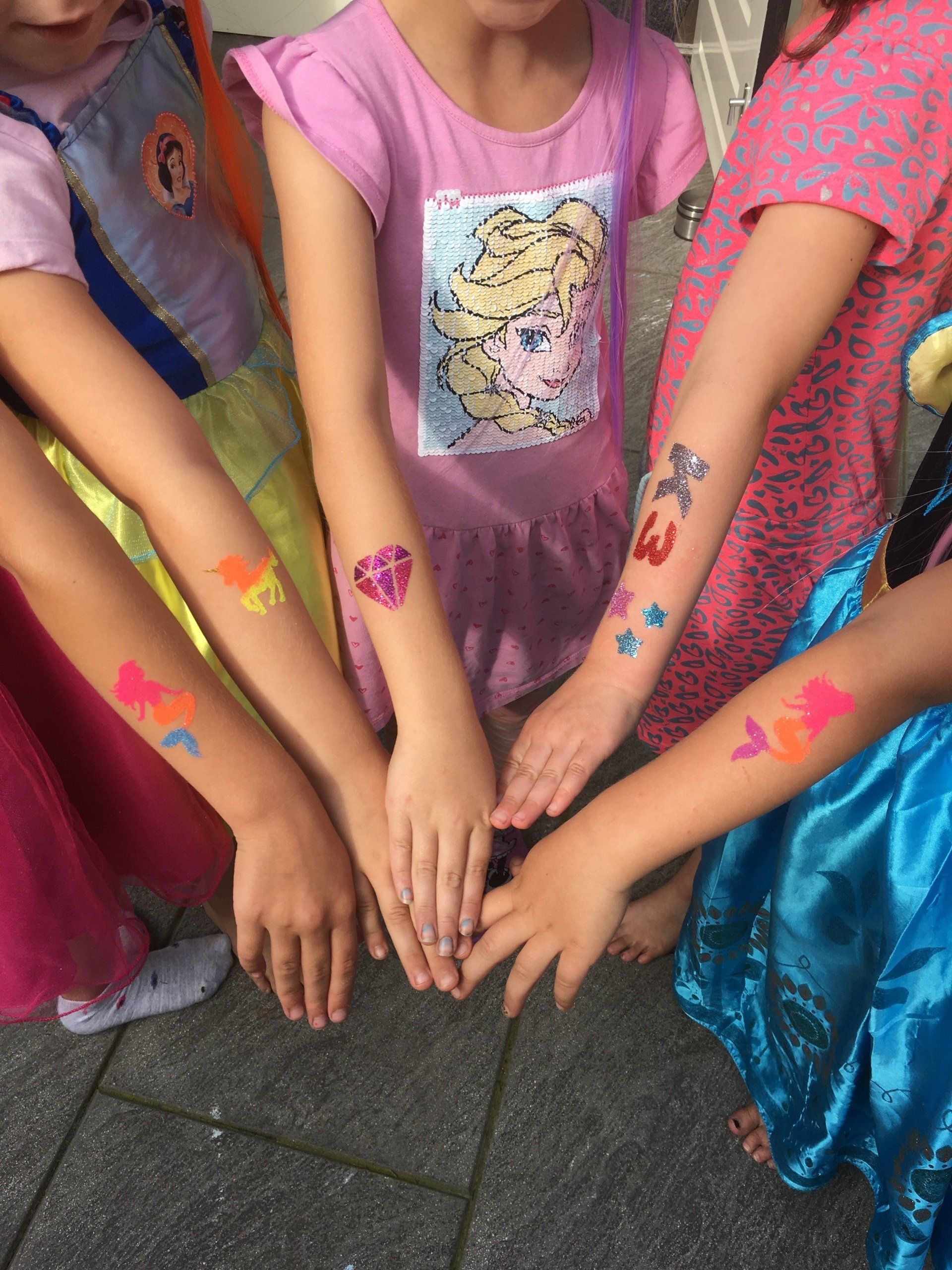Kindervermaak glittertattoos voor feest en evenement Vanja Glitter & Schmink
