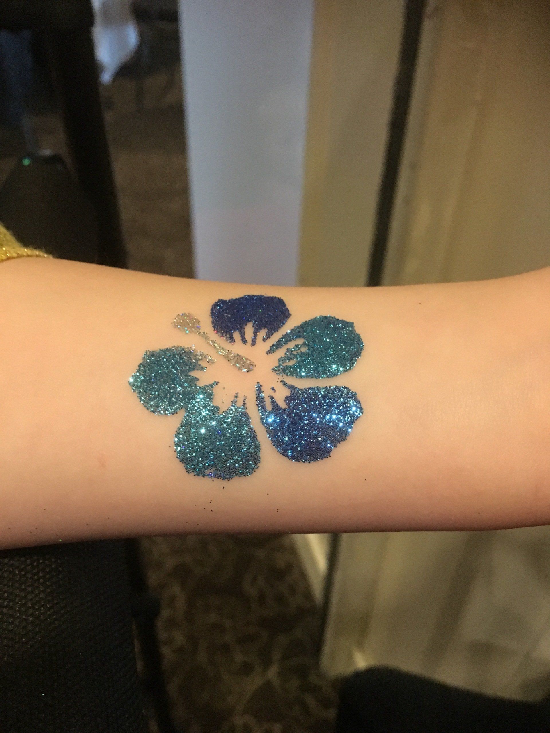 Kindervermaak glittertattoos voor feest en evenement Vanja Glitter & Schmink