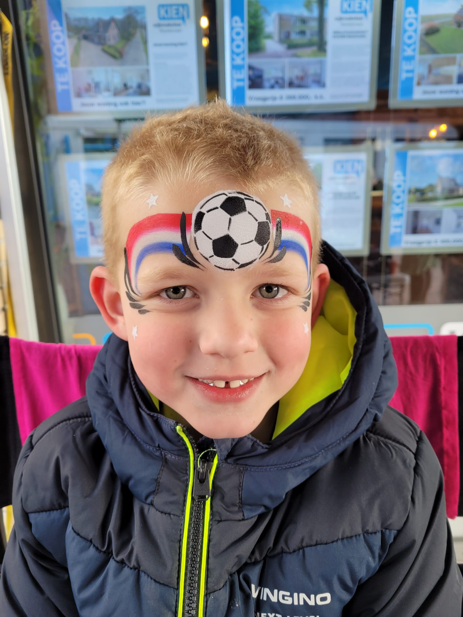 Kindervermaak schminken door Vanja Glitter & Schmink voor feest en evenement in Emmen, Assen, Groningen, Hoogeveen, Drenthe en Groningen