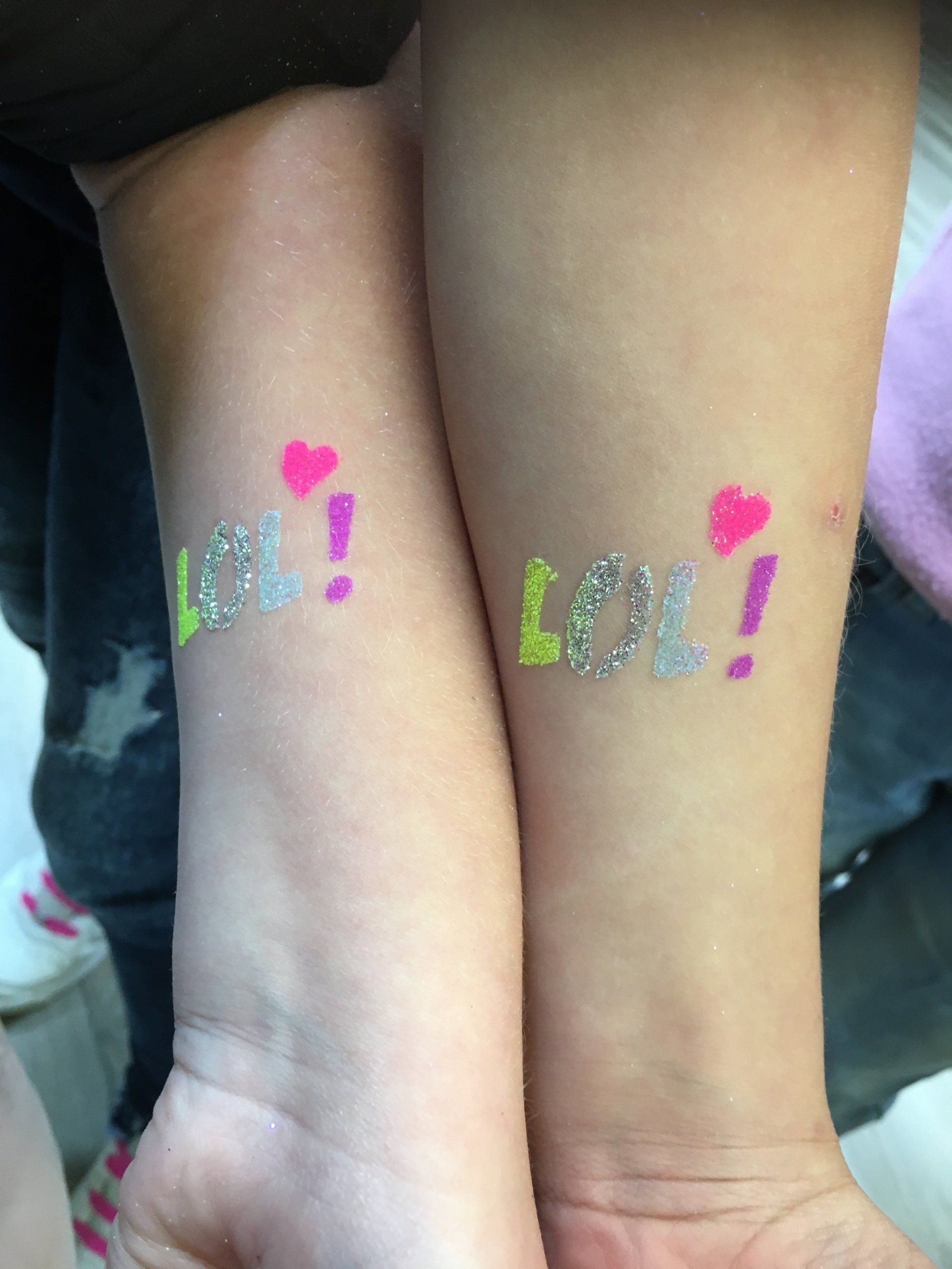 Kindervermaak glittertattoos voor feest en evenement Vanja Glitter & Schmink