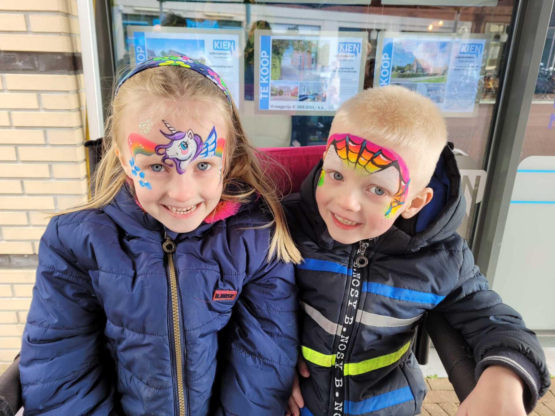 Kindervermaak schminken door Vanja Glitter & Schmink voor feest en evenement in Emmen, Assen, Groningen, Hoogeveen, Drenthe en Groningen