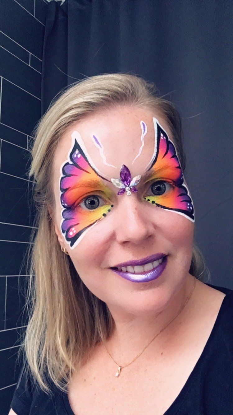 Kindervermaak schminken door Vanja Glitter & Schmink voor feest en evenement in Emmen, Assen, Groningen, Hoogeveen, Drenthe en Groningen