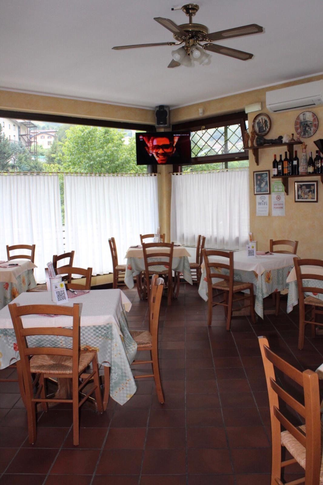 ristorante con ambiente climatizzato