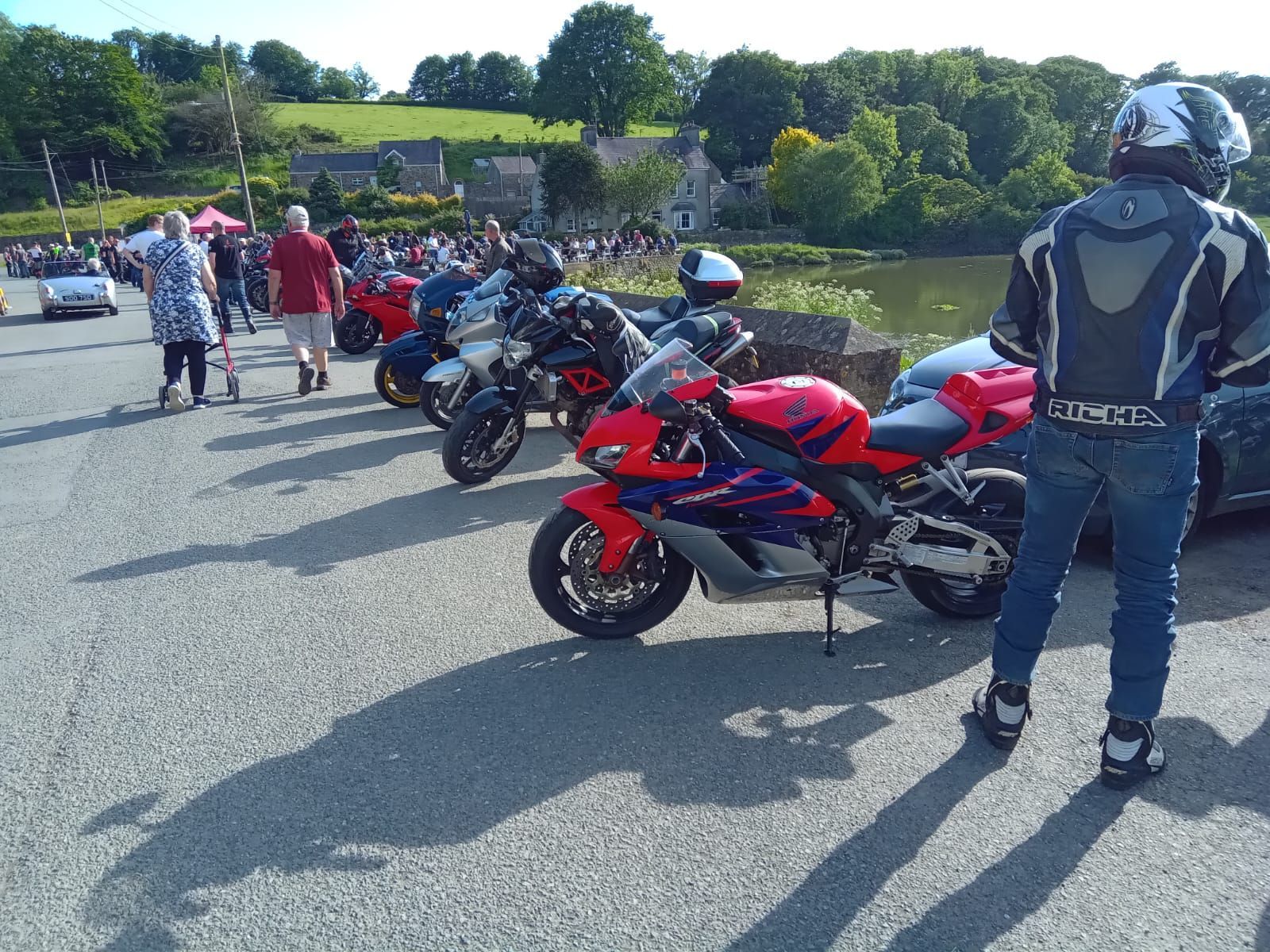 Motorcycle adventure through India’s vibrant roads