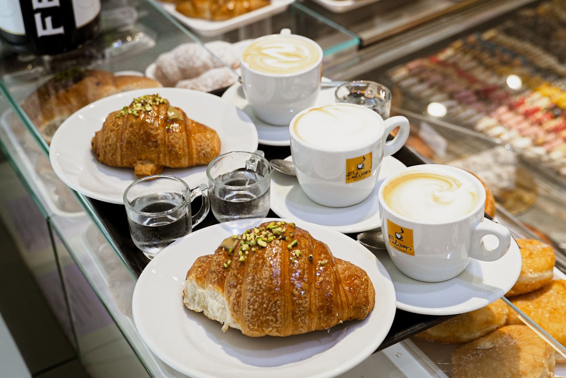 brioches e cappuccino