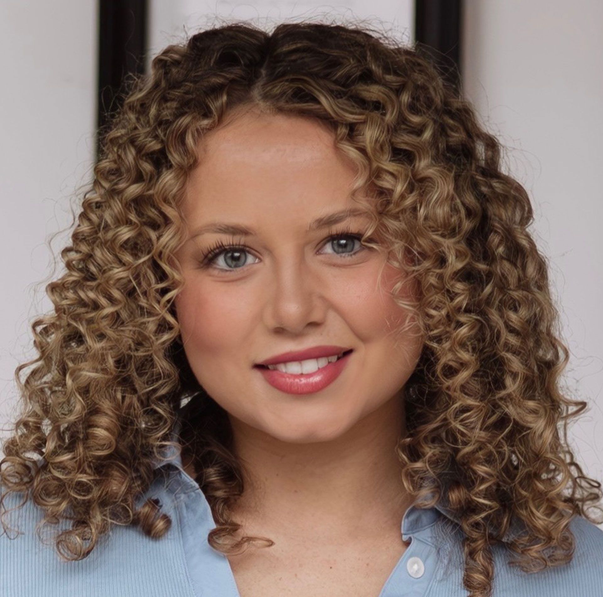 Isabelle (Belle) Benson, MA / Receptionist