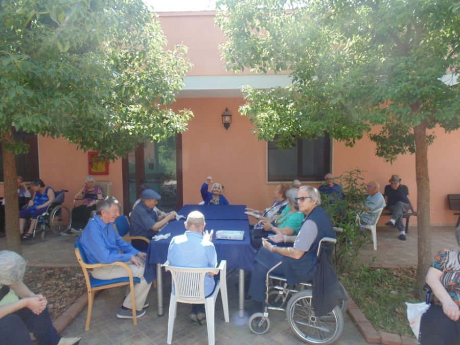 Residenza per anziani con ampio spazio esterno