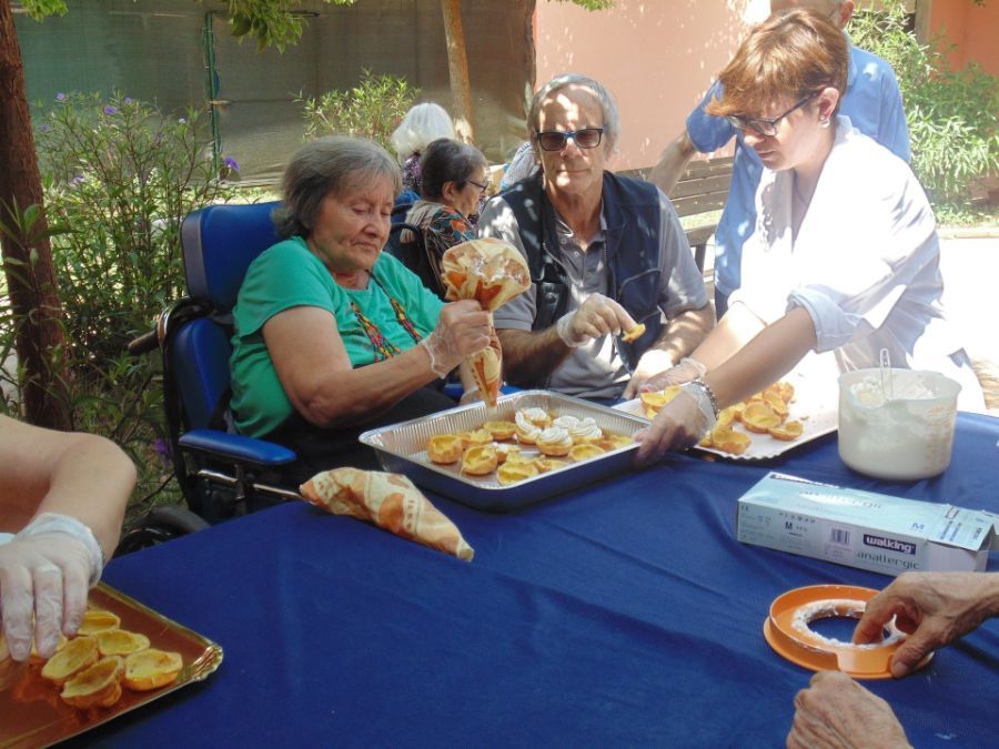 Attività all'aperto per anziani e disabili