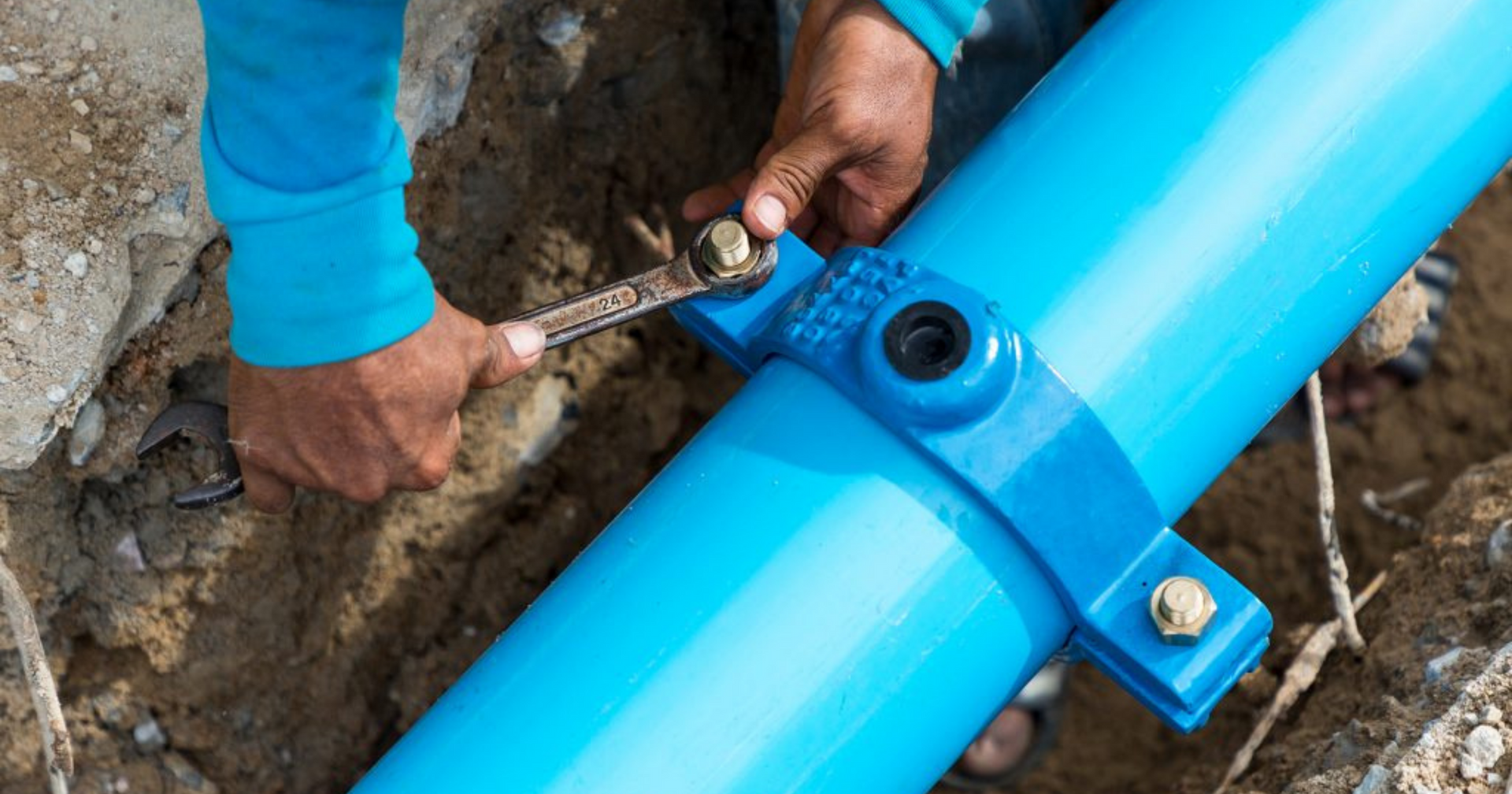 Water Main Laying Process Beneath the Surface: Water Main Installation & Repair