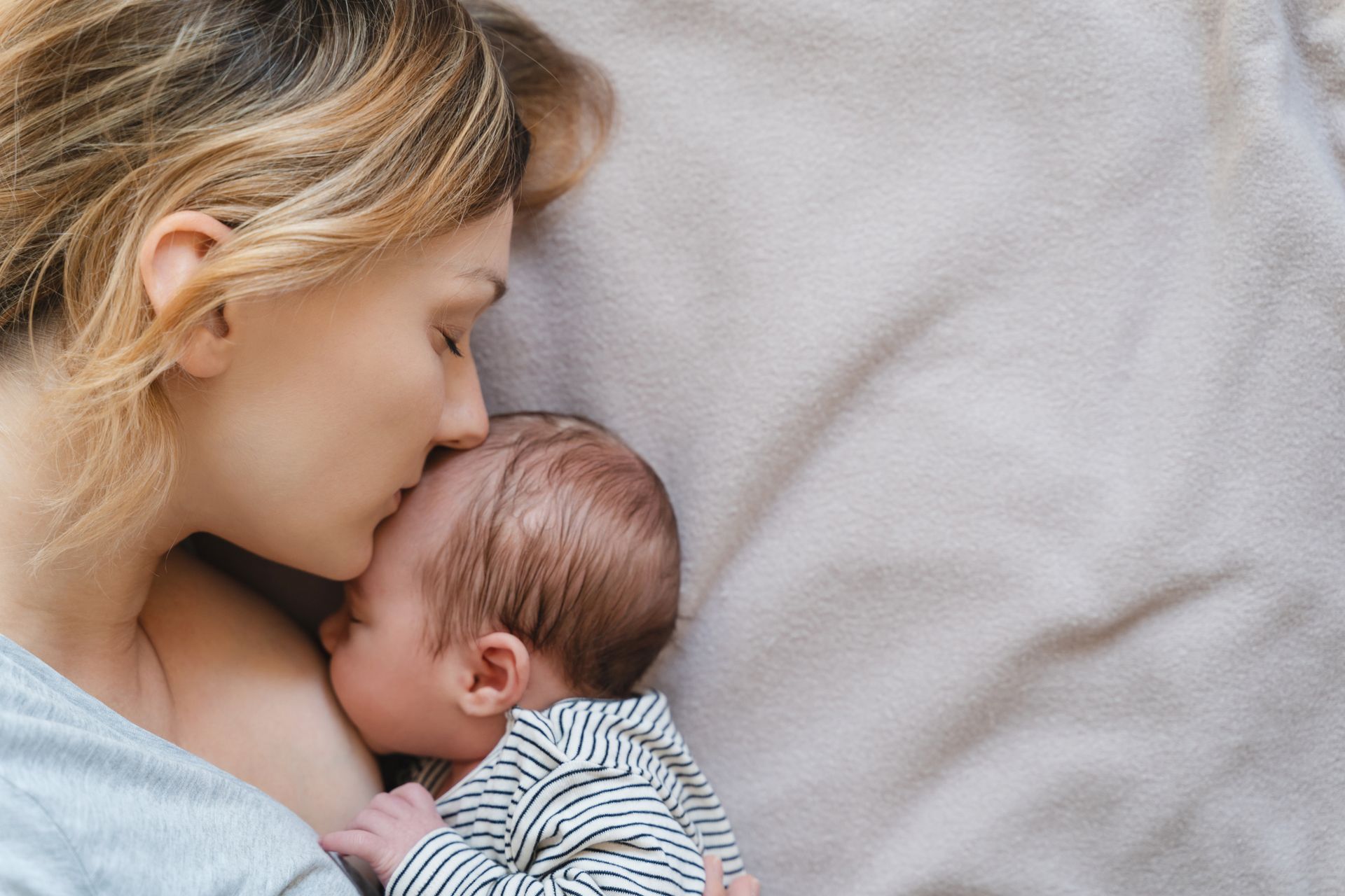 neonato con la mamma