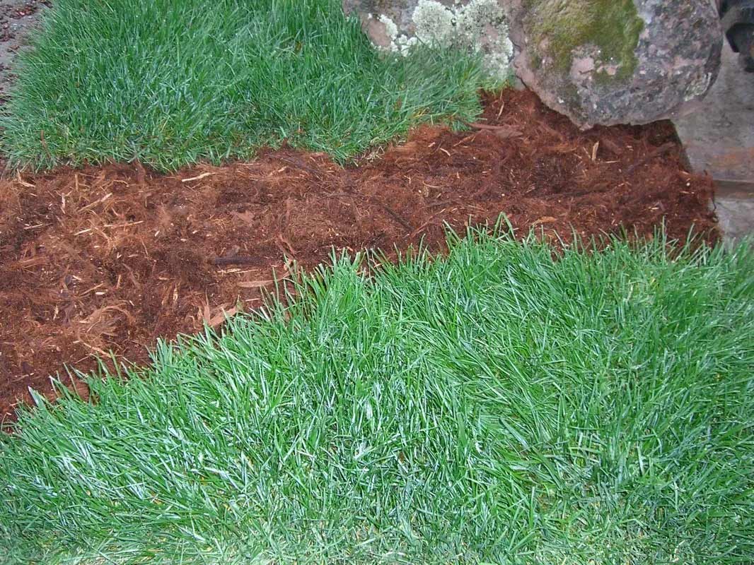 Shredded Redwood — Martinez, CA — Contra Costa Topsoil, Inc.