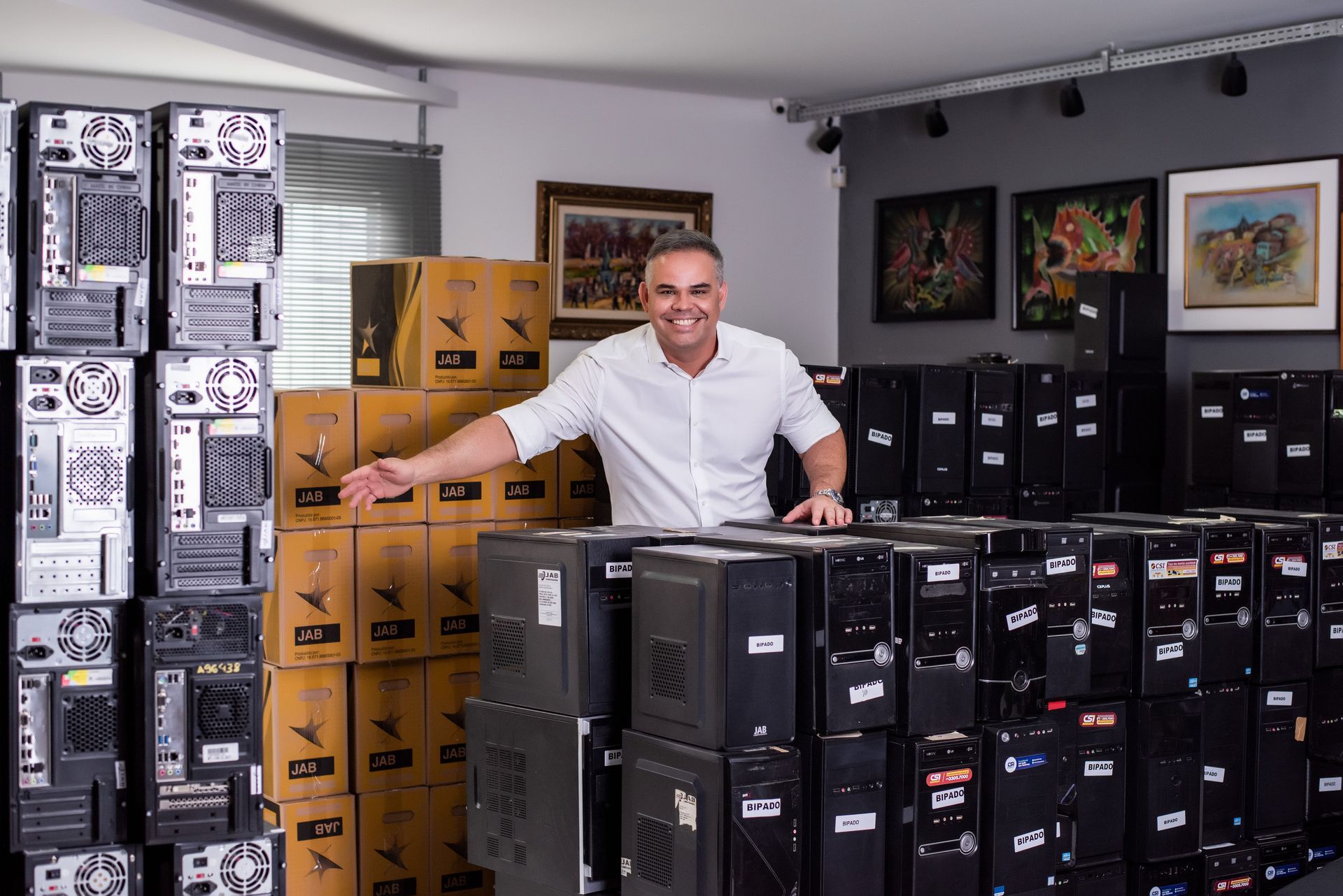 Aluguel de tecnologia cresce como alternativa para empresas na crise; entenda