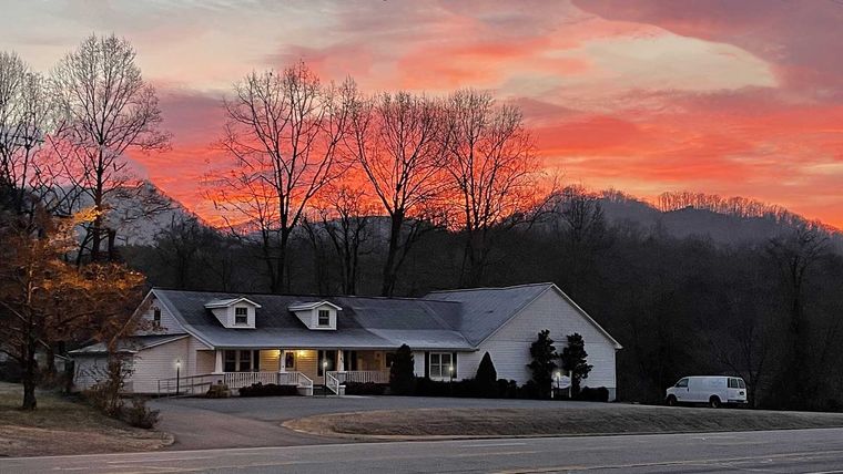 Banister-Cooper Funeral Home | Hiawassee, GA