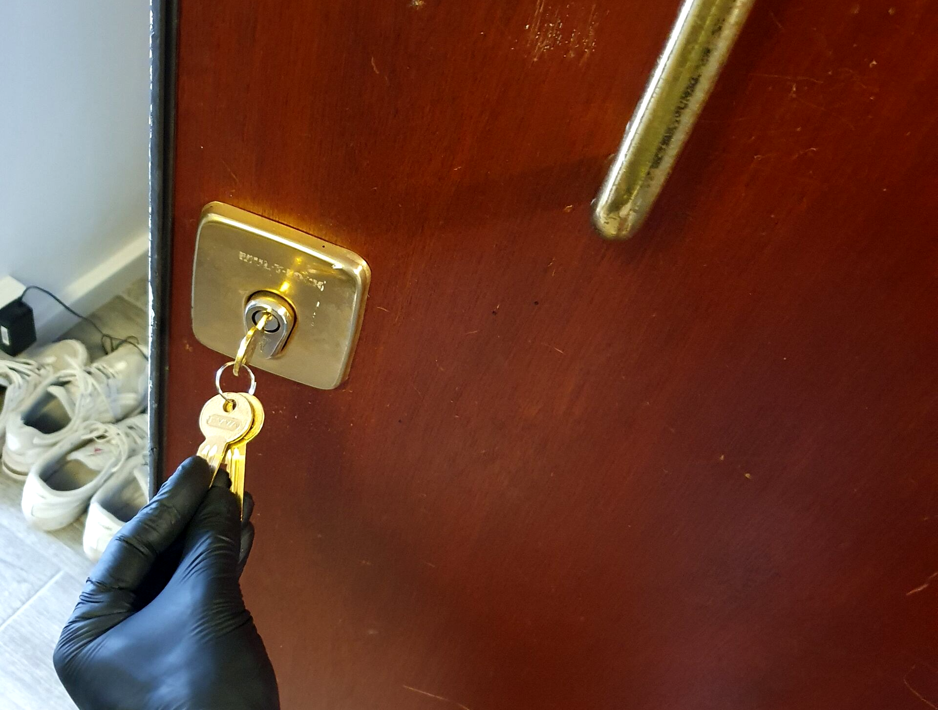 lock installation locksmith services in and around Morden
