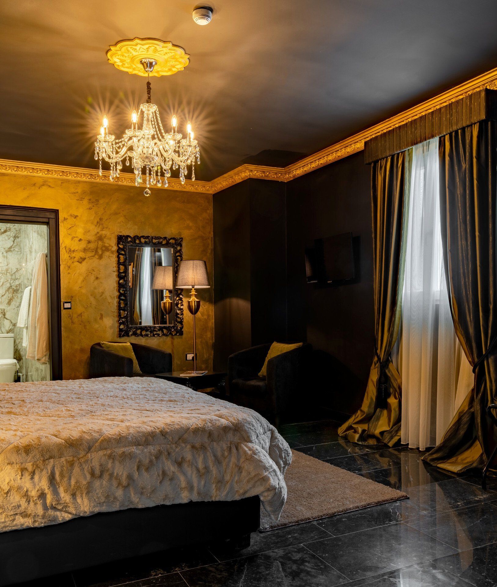 Black and gold luxury room
