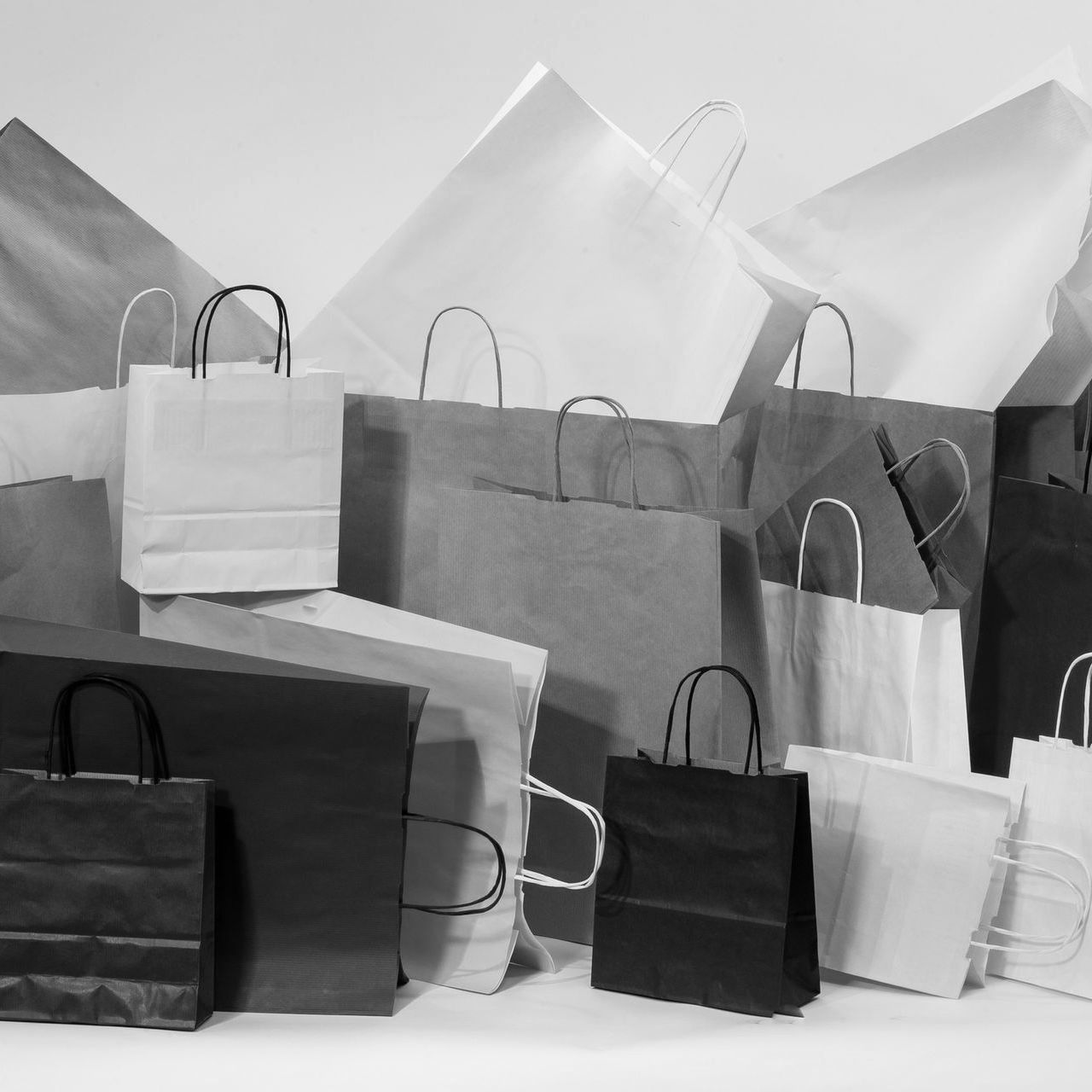 immagine borse in carta bw