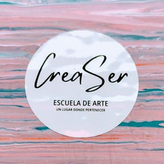 Un logotipo para Crea Ser Escuela de Arte sobre un fondo rosa y azul.