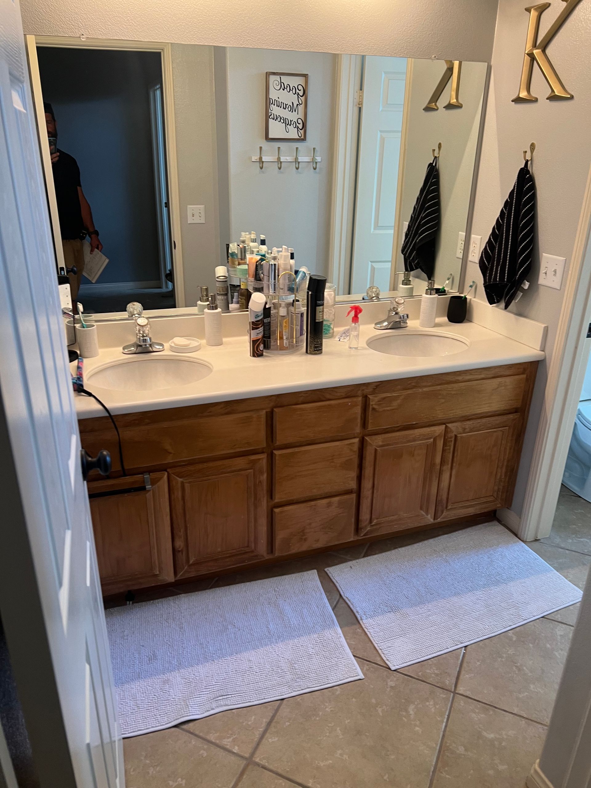 Old builder grade bathroom that needed a more modern touch...