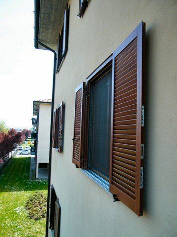 gelosie alle finestre