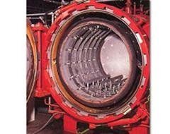 Rivestimento di camere calde per forni a vuoto
