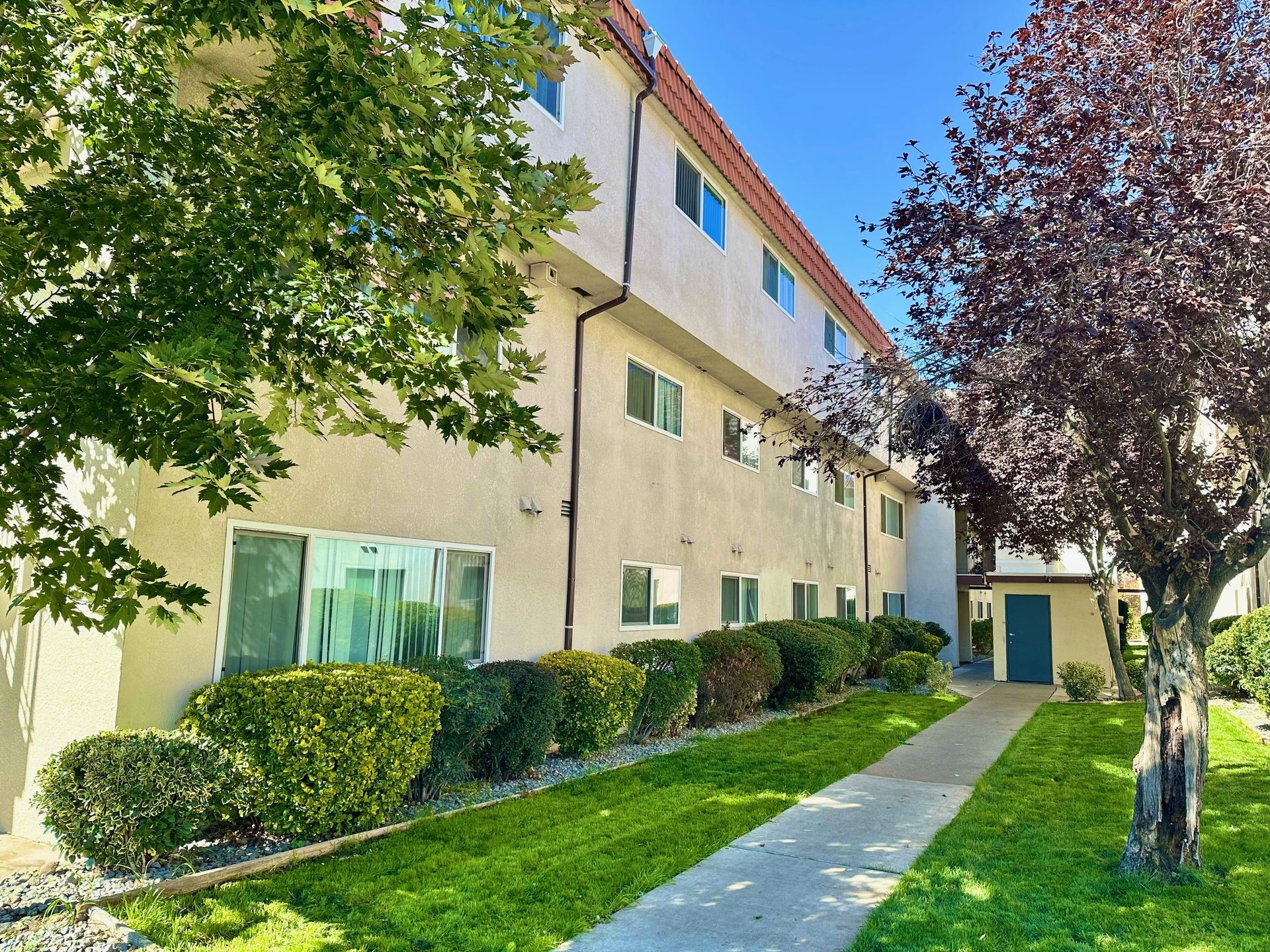 Peaceful garden-style apartment buildings at Sherwood Forest in Reno
