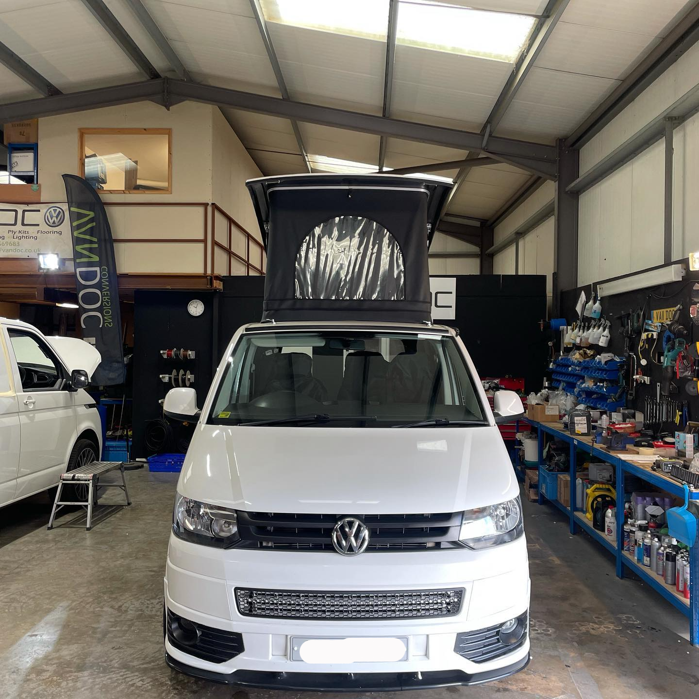 Skyline pop top roof