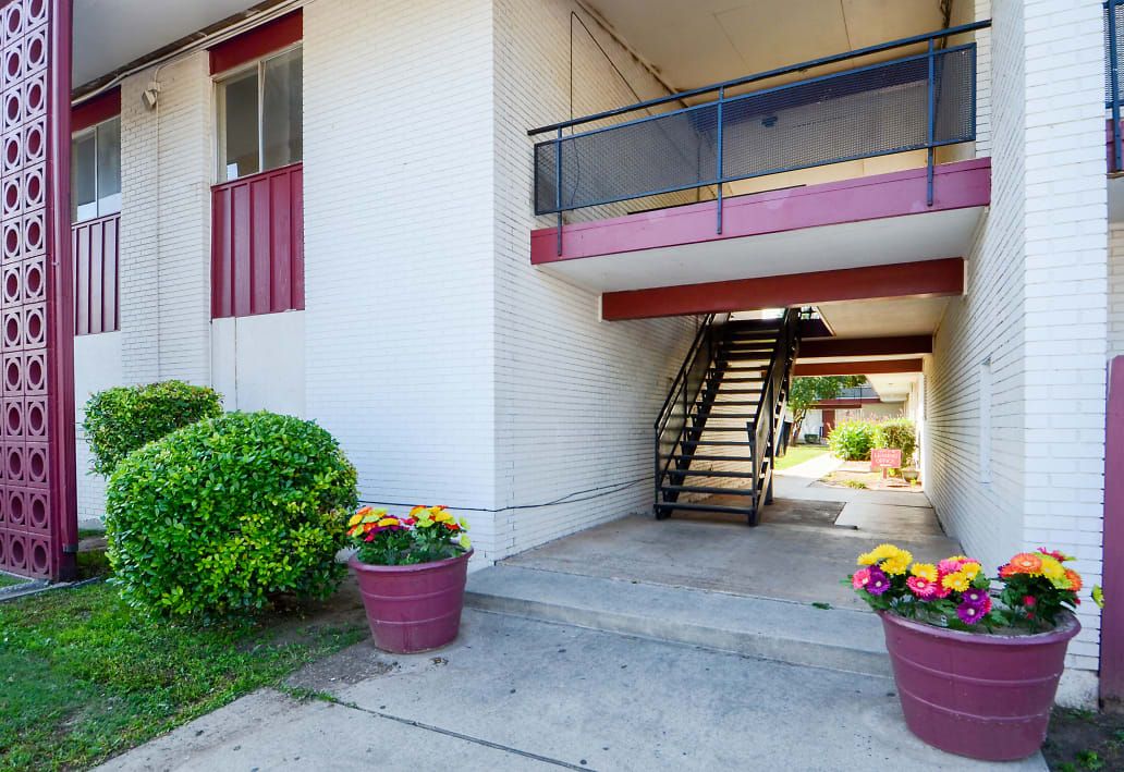 Crestpark Apartments Pro ResidentialPro Residential