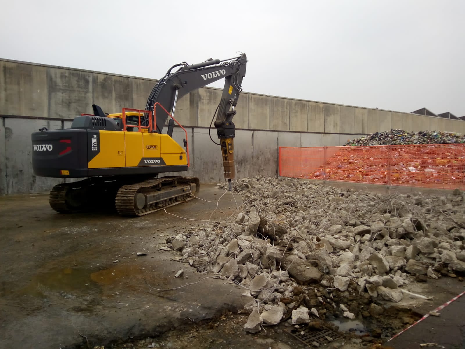 DemolizioneCantiere Amiat