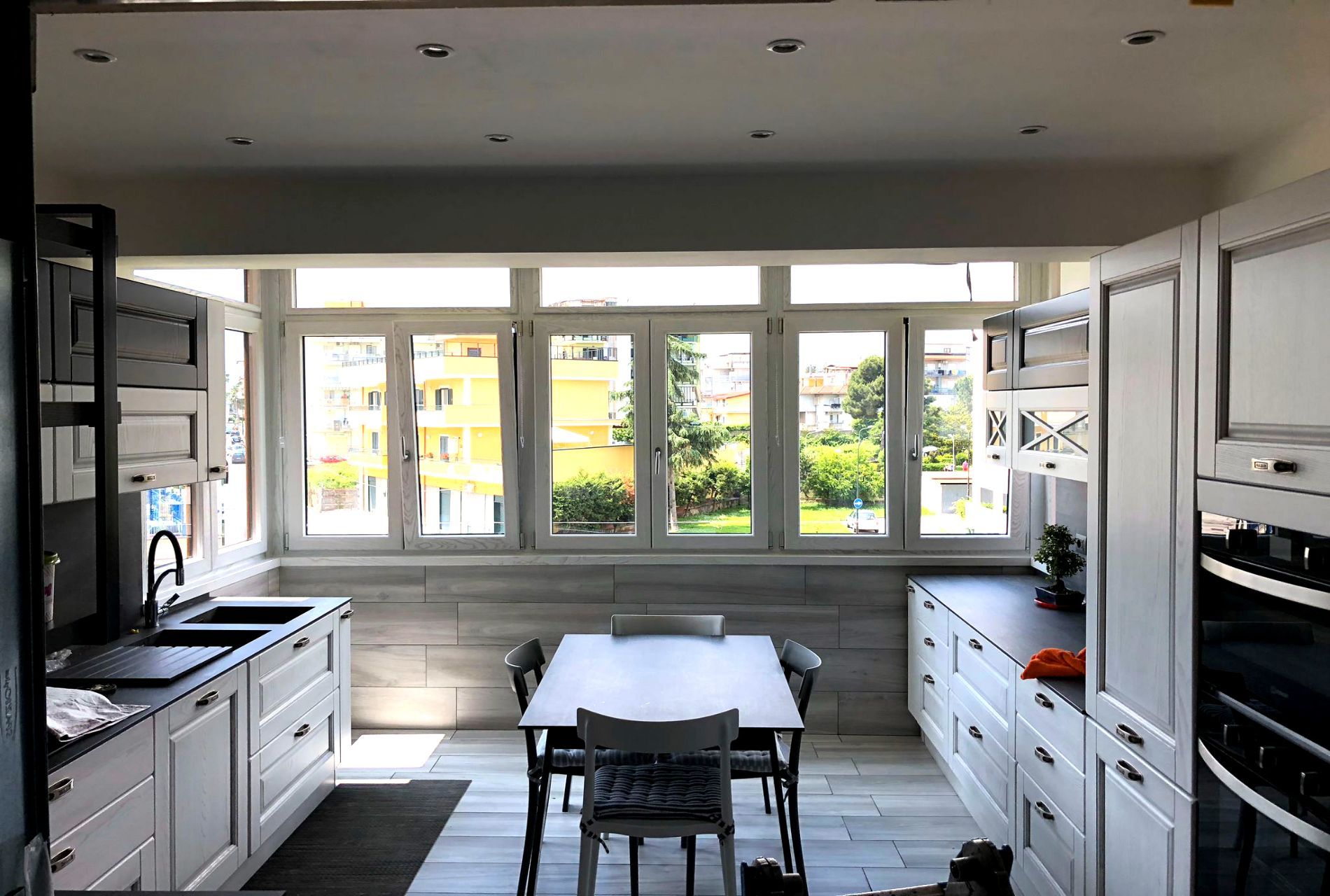 ambiente domestico con infissi in PVC