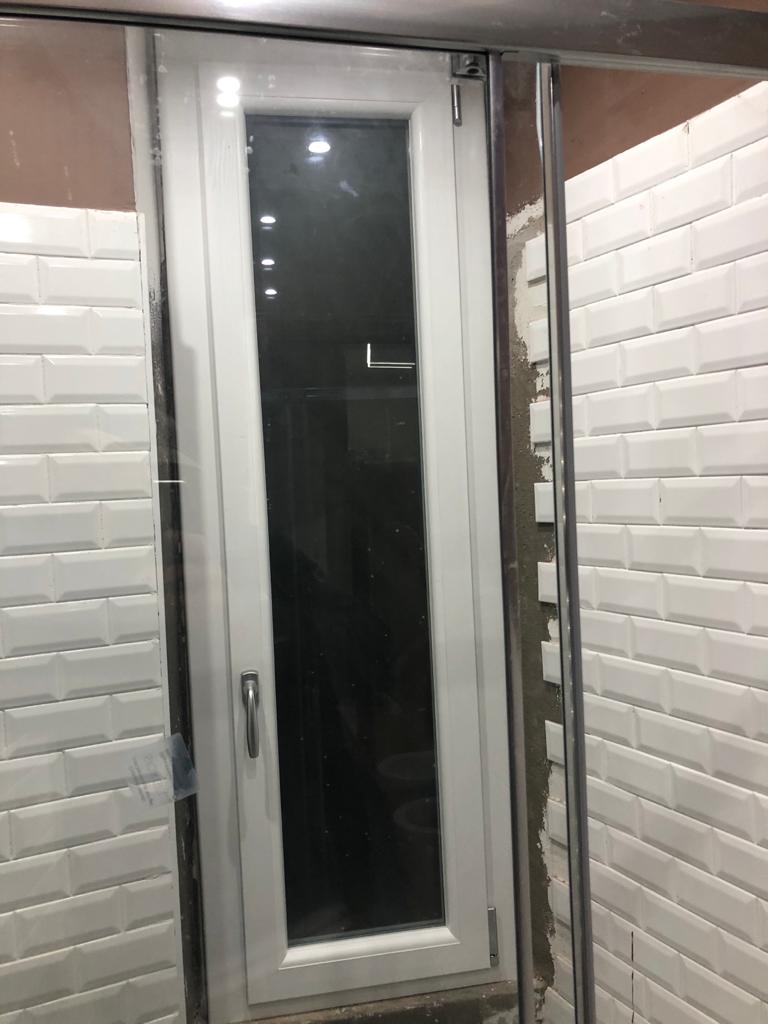 finestra in PVC bianca